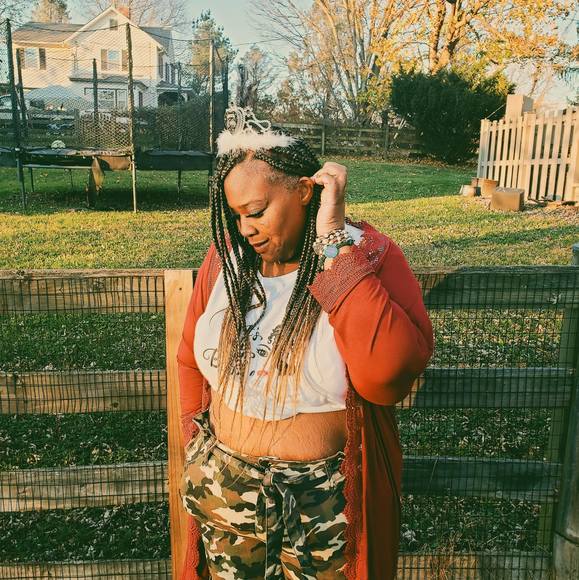 Meet your Posher, Annette - Picture 1 of 1